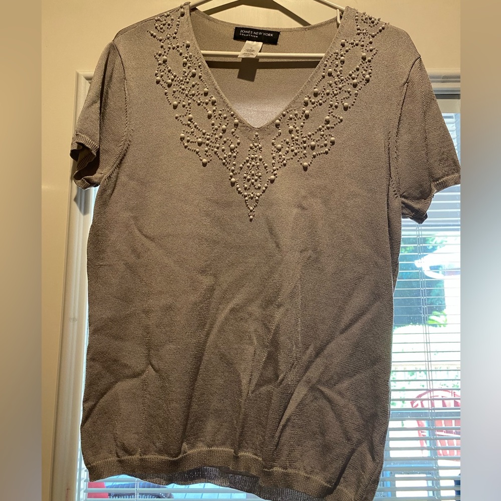 Jones New York, grey, short sleeve, dressy top. Size medium
